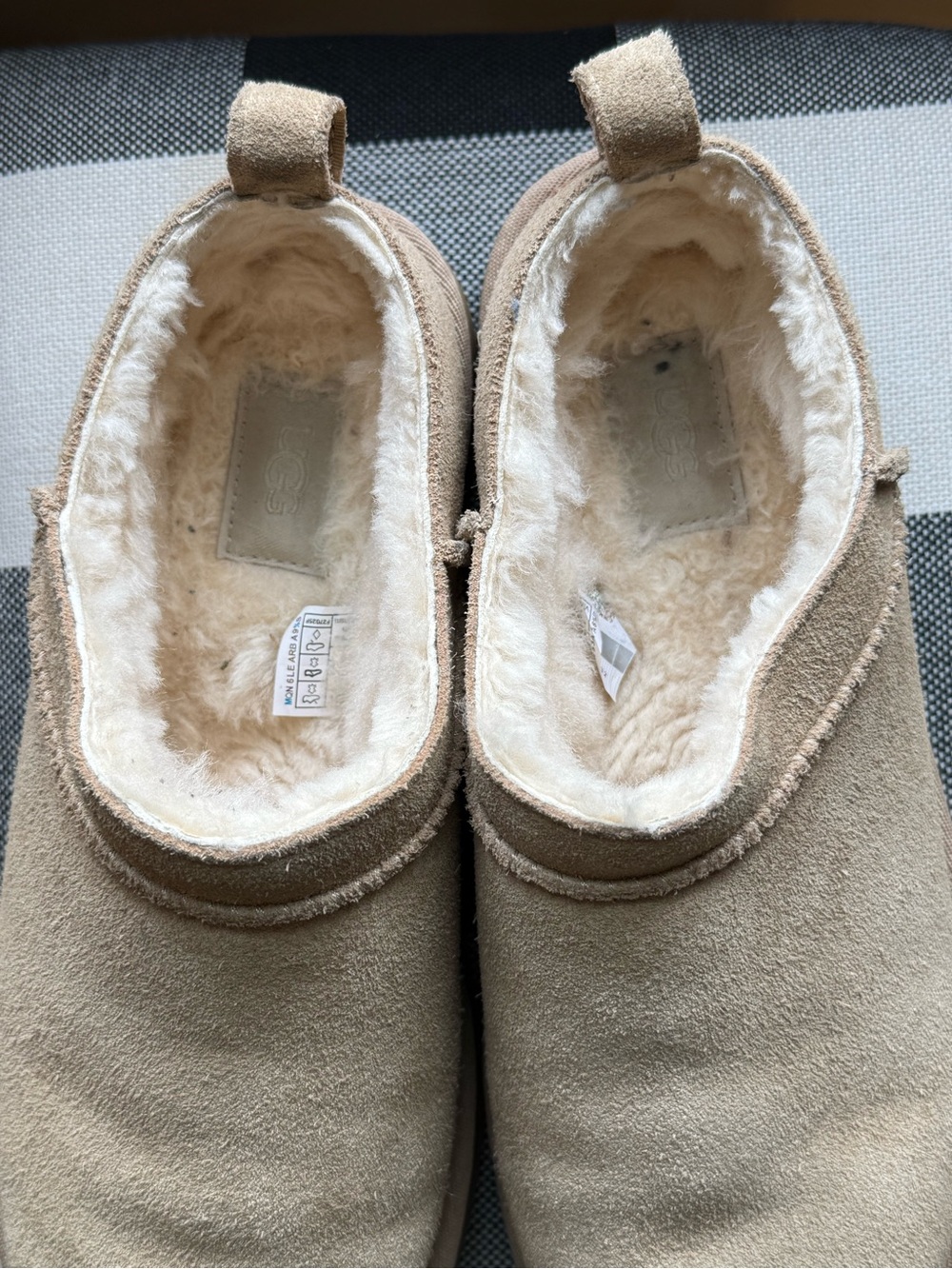 UGG Sand Classic Micro Boots Slipper Size 10 Excellent - Picture 8 of 13